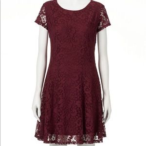 Women’s Fit and Flare burgundy shirt dress size 14